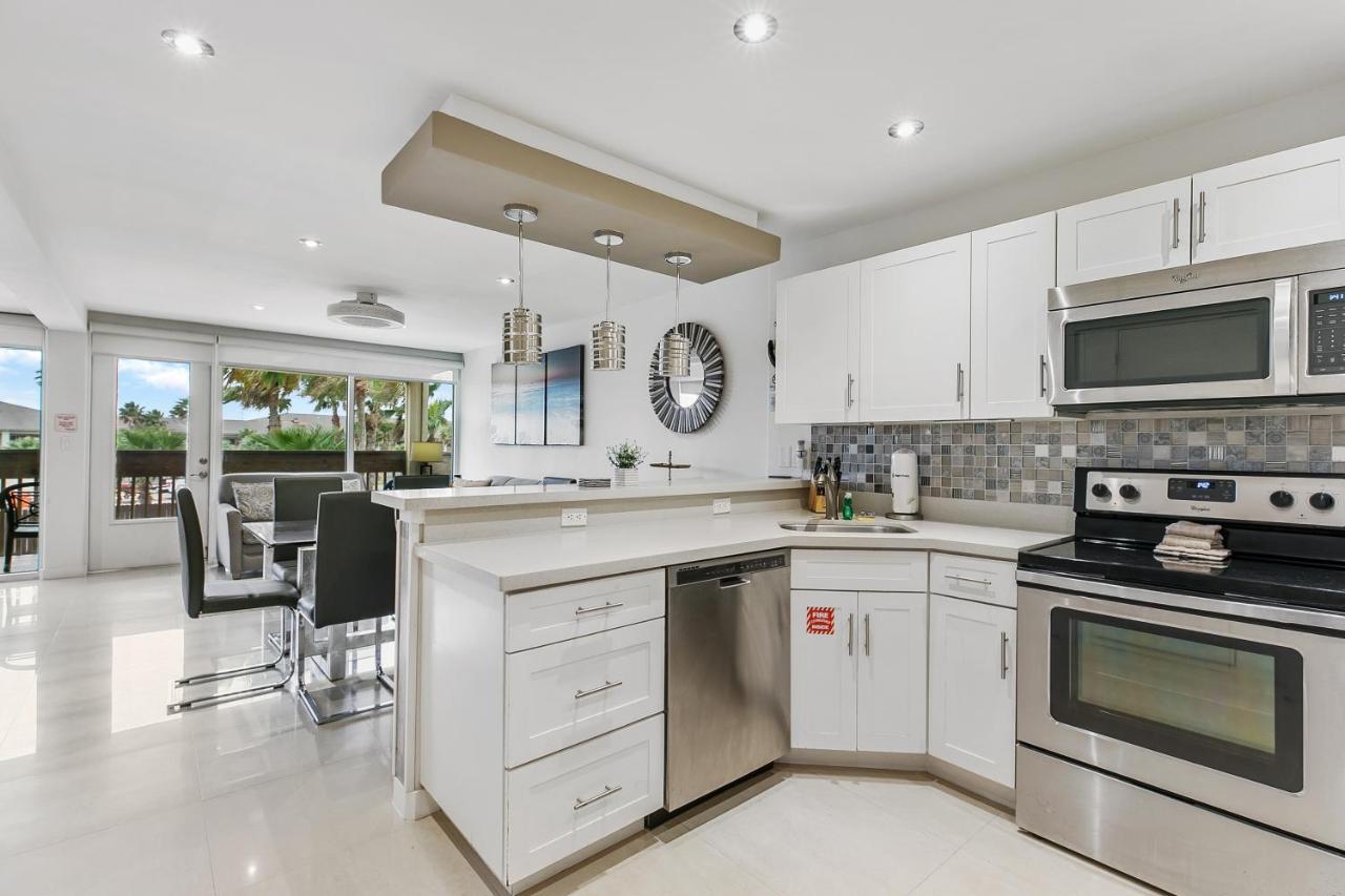Newly Decorated Condo In Beautiful Beachfront Resort South Padre Island Zewnętrze zdjęcie